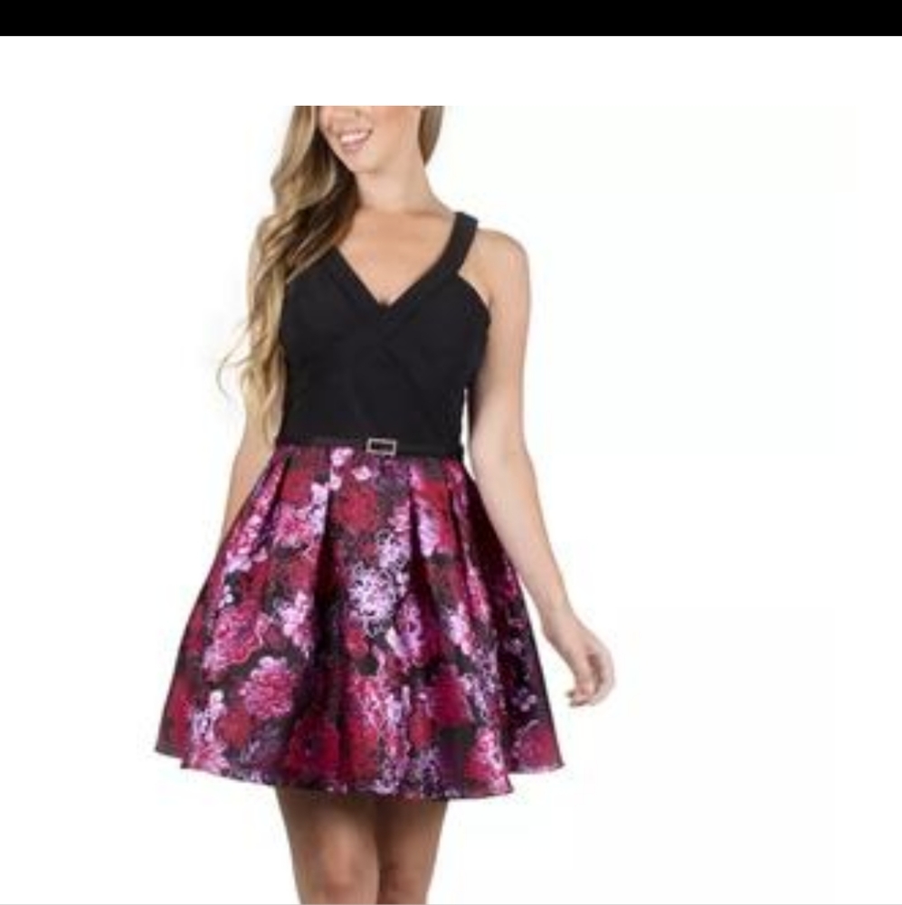 NWT Cryztal Doll Juniors' Floral Skirt Dress   size 3